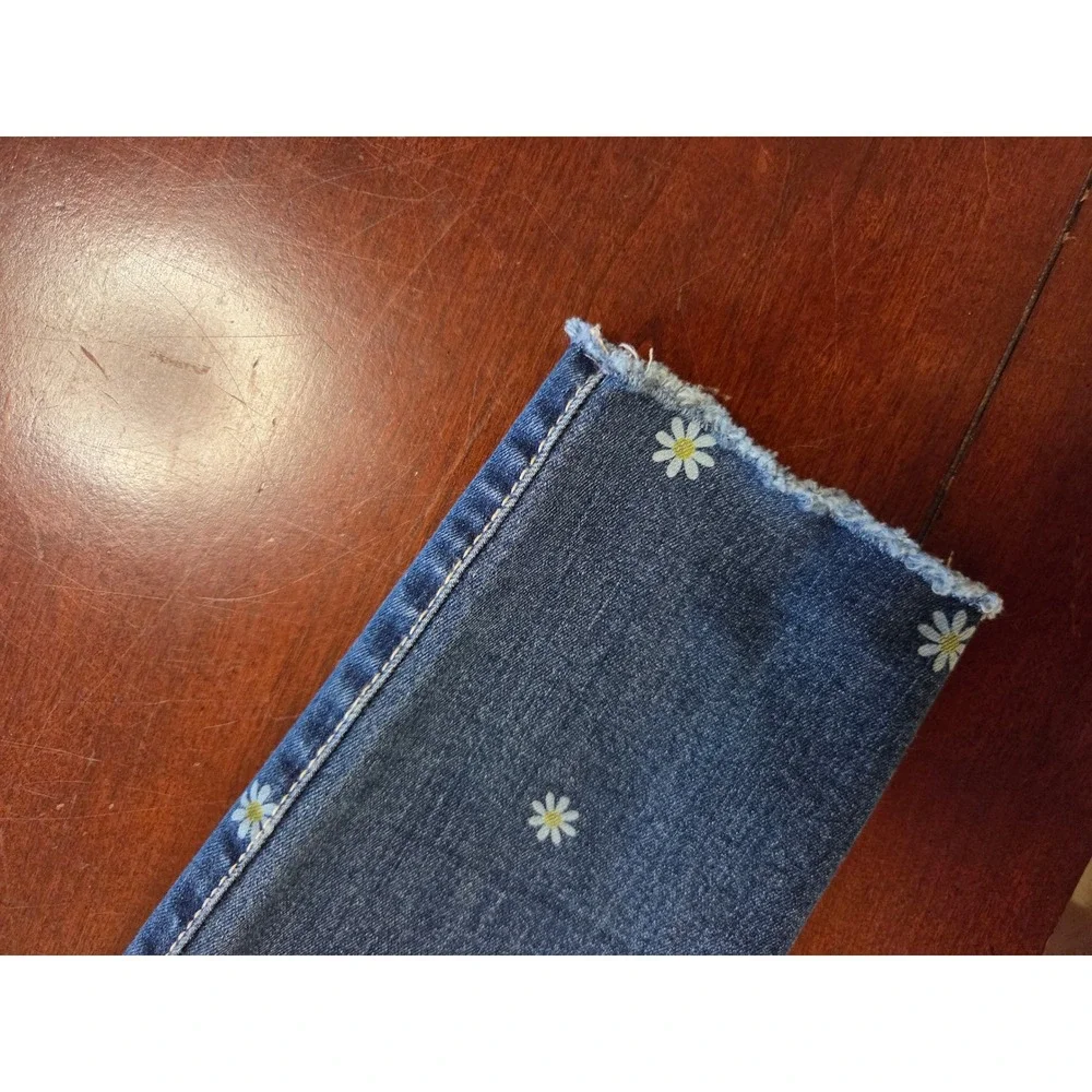 No Boundaries Womens Daisy Floral Print Skinny Jeans Medium Wash Raw Hem Size 9